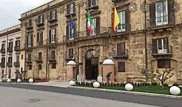 Regione, 365 milioni per le imprese contro il caro bollette e stop alle rate dei mutui Irfis