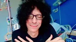 Giovanni Allevi lotta contro il tumore, il video: &laquo;Mi faccio avvolgere dalla vostra energia&raquo;