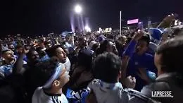 Qatar 2022, la festa dei tifosi argentini dopo la vittoria sull'Olanda