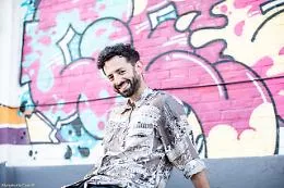 &laquo;Ho fatto il Classico&raquo;, ridere e riflettere si pu&ograve; con Pierluca Mariti