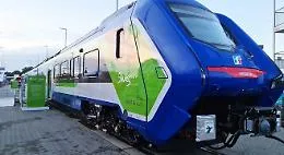A Palermo si presenta il nuovo treno Blues e Schifani va oltre: &laquo;Il Ponte sullo Stretto &egrave; dietro l'angolo&raquo;