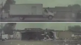 La furia del vento &egrave; violentissima: camion nell'occhio del tornado viene spazzato via