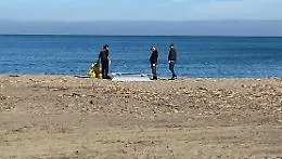 &Egrave; morto per overdose l'uomo che ieri &egrave; stato ritrovato cadavere sulla spiaggia di Agnone