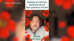 Natale, Lillo canta le canzoni senza conoscere i testi