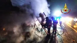 Incendi di Capodanno, 646 interventi dei vigili del fuoco: in Sicilia sono stati 31