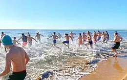 Nel Trapanese tutti al mare per salutare il nuovo anno