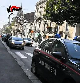 Ladra di profumi arrestata dopo furto in un grande magazzino