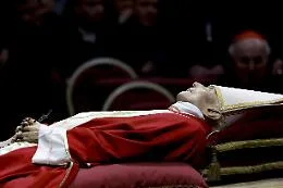 ++ Ratzinger: oggi 60 mila fedeli, 195 mila in tre giorni ++
