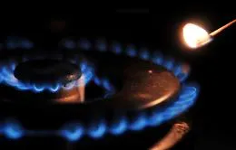 Prezzi di gas e petrolio in caduta libera. E le bollette? Ecco cosa ci aspetta nel prossimo semestre