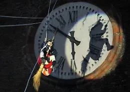 Befana, la tradizione della calza &egrave; intramontabile: la storia della vecchina e dei suoi doni