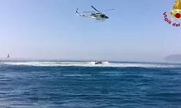 Il cadavere di un uomo in mare a Lampedusa