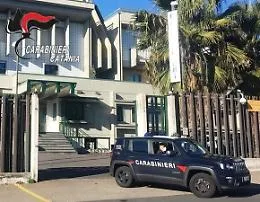 Ricatta l'ex compagna con filmati "intimi": pregiudicato arrestato nel Catanese