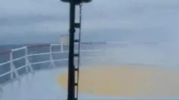 Il viaggio della Ocean Viking verso Ancona: &laquo;Onde fino a 6 metri&raquo; - il video girato a bordo
