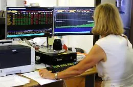 Spread: meno tensione sui bond europei, Btp sotto il 4%
