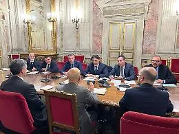 Agricoltura siciliana in crisi: misure di Lollobrigida a sostegno del comparto