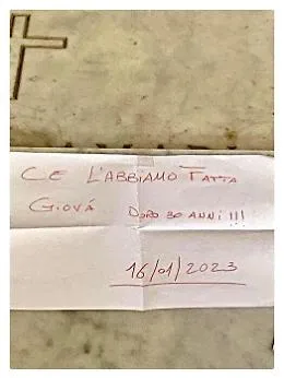 Arresto Messina Denaro, il biglietto sulla tomba di Falcone: &laquo;Giov&agrave;, ce l'abbiamo fatta&raquo;