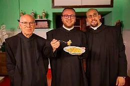 Quando la gola non &egrave; peccato: "Le ricette del convento" con tre monaci siciliani