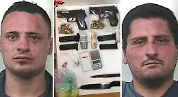 Irruzione dei carabinieri in un residence a Mascali per arrestare due fratelli: erano armati e pericolosi, uno era evaso