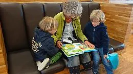 Cassazione: "Per i bambini non c'&egrave; obbligo a vedere nonni"