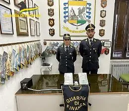 Corrieri della droga siciliani arrestati in Calabria: avevano in auto 2 chili di cocaina