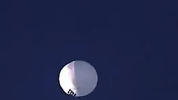 Il video del pallone-spia cinese avvistato nei cieli americani: ha sorvolato anche basi con missili nucleari