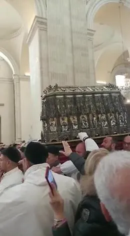 S. Agata, il rientro in cattedrale dello scrigno con le reliquie