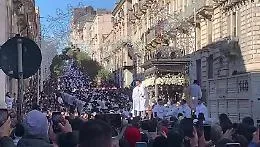 Sant'Agata, la salita in via di Sangiuliano a passo d'uomo e in pieno giorno