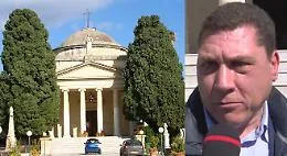 Siracusa, arrestati il direttore del cimitero e un operaio: estumulavano defunti e prendevano tangenti per seppellire altri morti