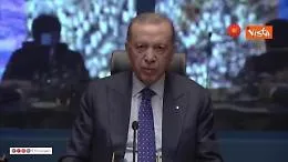Terremoto Turchia, Erdogan annuncia: &laquo;3.549 vittime e stato d'emergenza per 3 mesi&raquo;