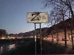 Foibe: vandalizzata targa in ricordo vittime a Genova