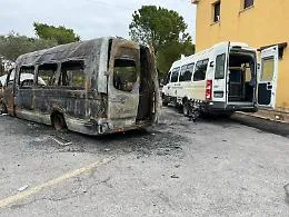 Gela, incendiato il furgone di una associazione che assiste i disabili