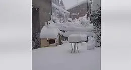 E Floresta sembra il villaggio di Babbo Natale