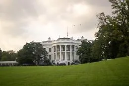 Eliporto "bellissimo" alla Casa Bianca: Trump accelera i lavori in vista della visita di Xi, costo contestato