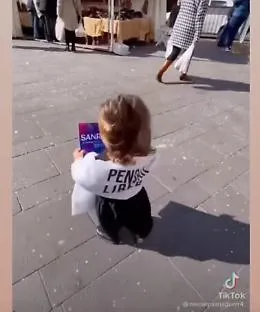E tra i vestiti di Carnevale c'&egrave; anche l'abito "Pensati libera" di Chiara Ferragni