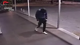 Droga, furti e "cavalli di ritorno" a Catania: cinque arresti e 15 indagati