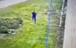 La fuga da film dell'ergastolano: si cala con un lenzuolo e scappa
