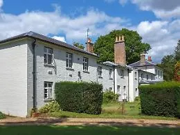 Carlo "sfratta" Harry e Meghan dal Frogmore Cottage
