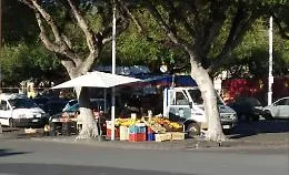 Catania: &laquo;Il viale Mario Rapisardi &egrave; invaso, anzi &egrave; di propriet&agrave;, degli ambulanti&raquo;