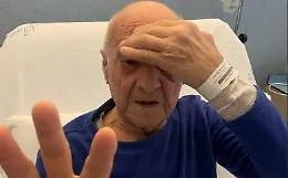 Era completamente cieco, 83enne recupera la vista grazie a un autotrapianto dell'occhio