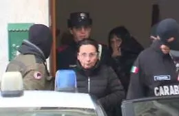 Mille pizzini e le tracce dei Dna: il covo di Rosalia Messina Denaro &egrave; una miniera d'oro per i pm