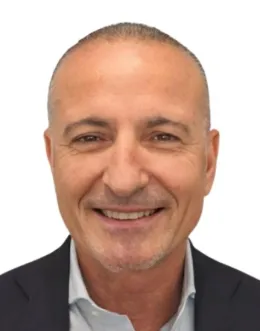 Pippo Arcidiacono, ultimo dei moicani di FdI che ha piazzato moglie e figlia con incarichi cuciti "su misura"