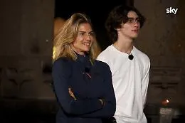 Pechino Express, eliminati Martina Colombari e Achille Costacurta