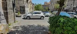 Via di Sangiuliano (Ct): oltre la sporcizia e l'incivilt&agrave;