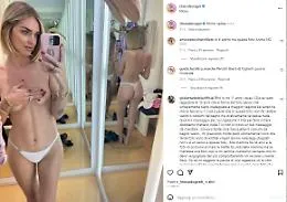 Chiara Ferragni e quella foto molto os&eacute;, stavolta i follower non gradiscono: &laquo;Ma che esempio dai?&raquo;
