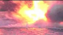 Il video dell'esplosione nel Mar Nero. Mosca: &laquo;Un drone marittimo ucraino contro una nostra nave&raquo;