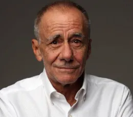Roberto Vecchioni al Palaforum Bellavia: viaggio poetico nella canzone d'autore