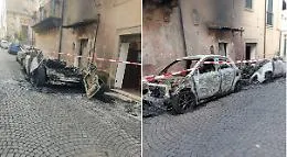 Noto, a fuoco due auto: una &egrave; dell'interior designer Samuele Mazza