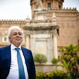 Cos&igrave; il medico ricattava  i pazienti
