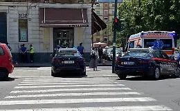 Storia di un invisibile: clochard a terra per un malore vicino al Tribunale