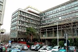 Postino "sequestrato" dentro l'ex palazzo Esa